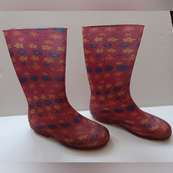 4/$40 Girl's Floral Rain Boots - Size 3 - Picture 2 of 9